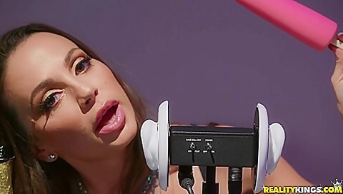 Abigail Mac - Asmrk 2 / 20.12.2019